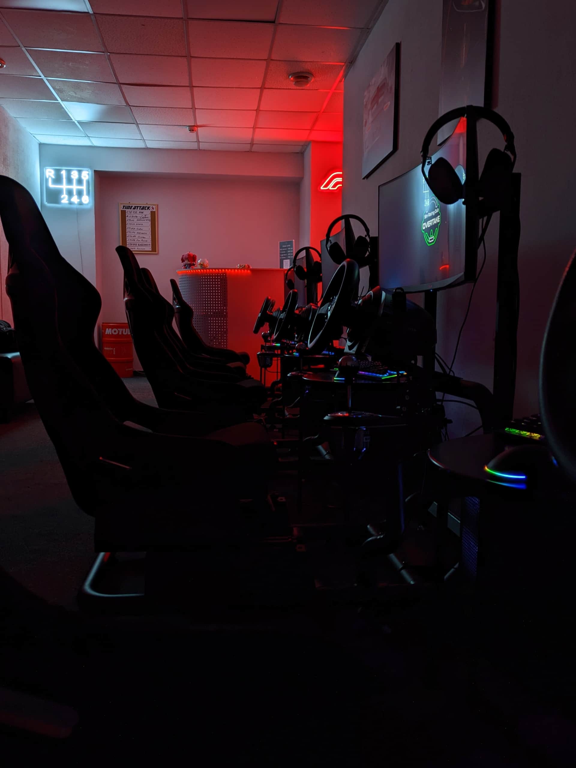 Професійний симклуб у Дніпрі